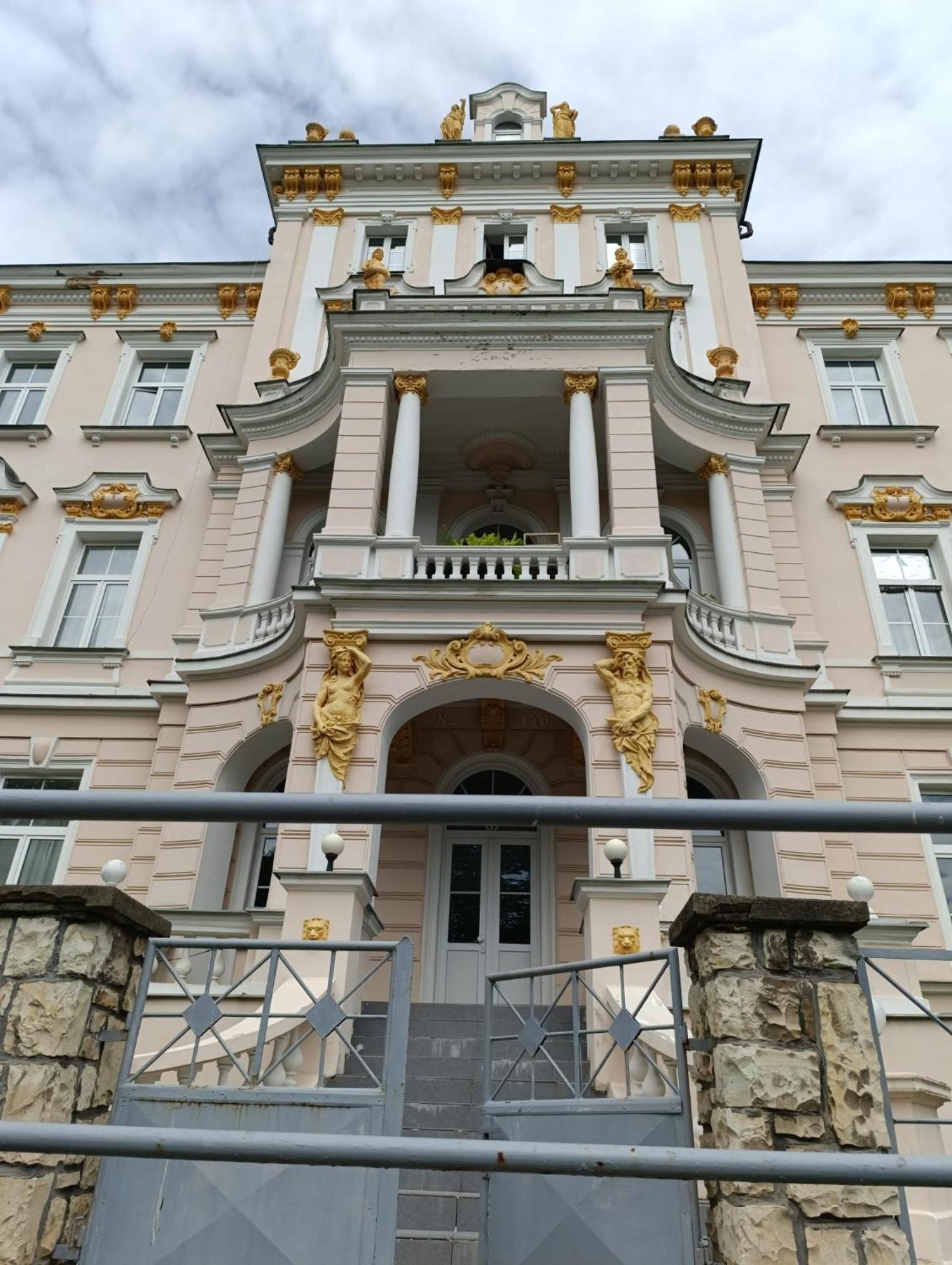 Mva House Teplice, Sanovsky Park Aparthotel Bagian luar foto